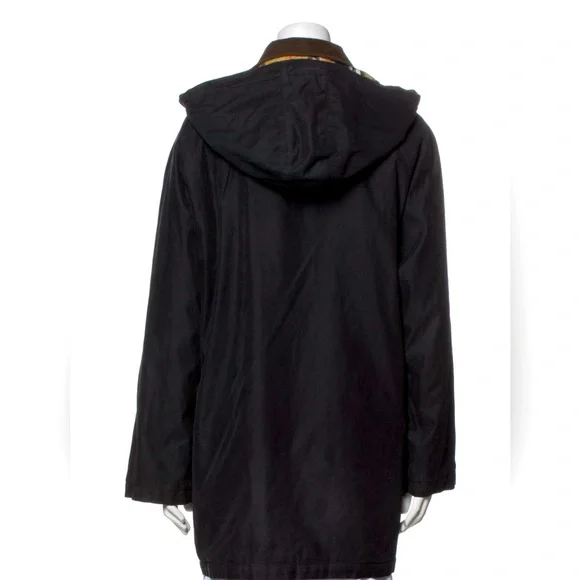 Burberry Coat with hood. - Picture 3 of 6